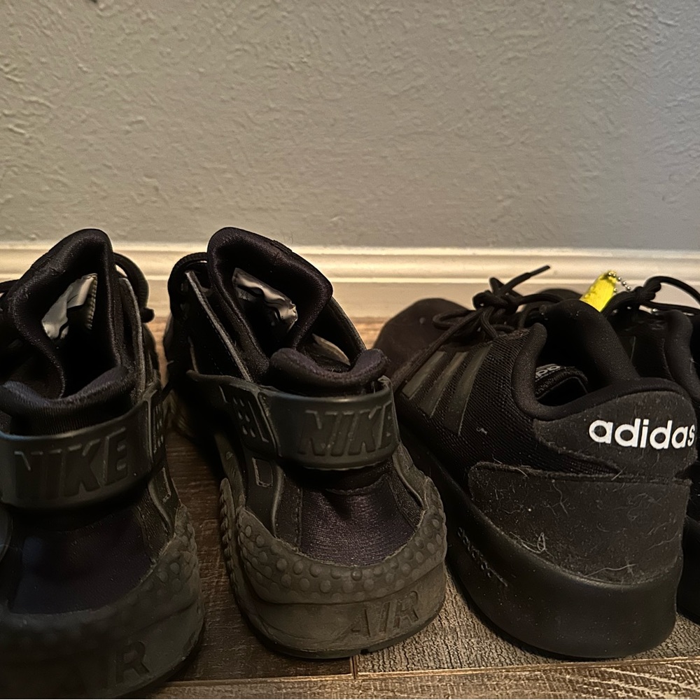 Shoes - Picture 4 of 5